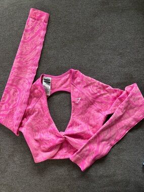 Gymshark Hot Pink Twist-Back Long Sleeve Crop Top